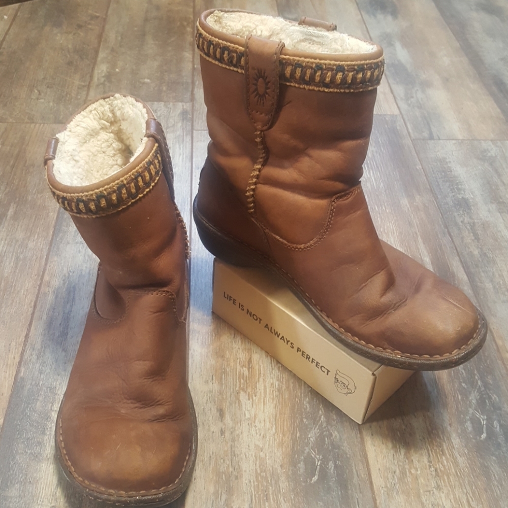 Ugg leather boots size 8